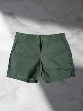 Banana Republic Olive Green Flat-Front Chino Shorts Size 4